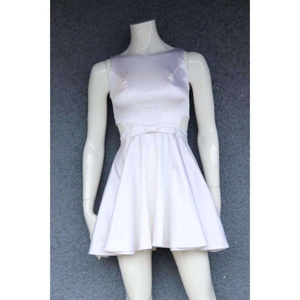 Guess by Marciano Women's Size 0 White Cutout Dress Satin Mini Button Back Top